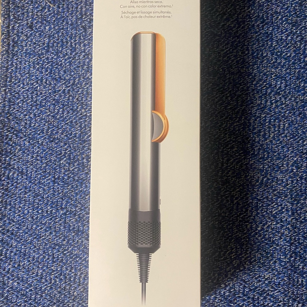 Dyson Multi-Styler in Silver and Gold